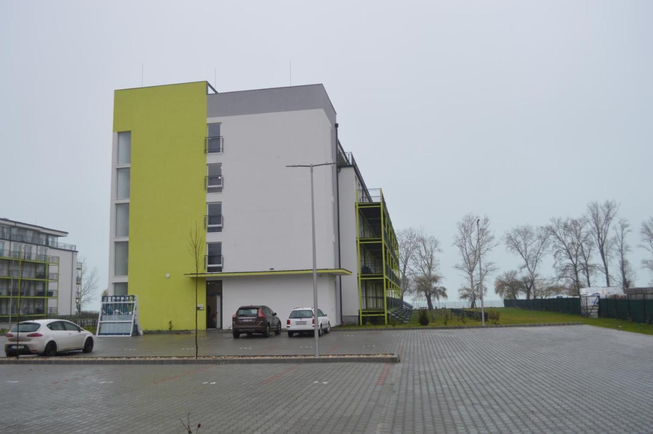Siofok Ezuestpart Granada 2 Koezvetlen Vizparti Apartman Leilighet Eksteriør bilde